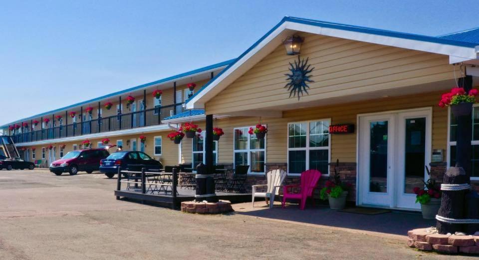 Parlee Beach Motel Шедьяк Экстерьер фото